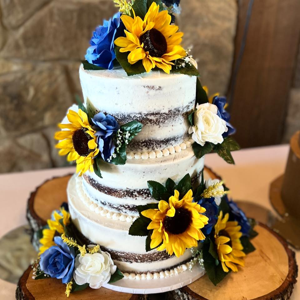 CUSTOM WEDDING CAKES
