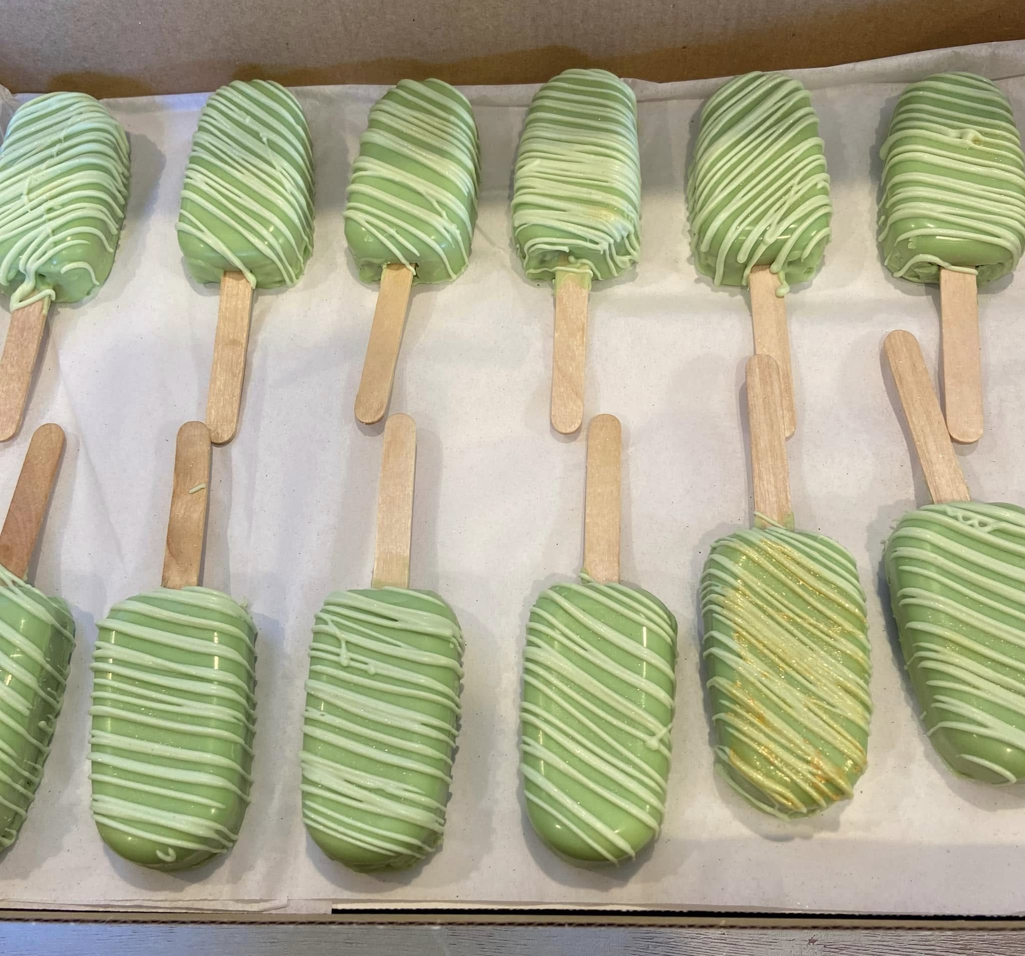 Cake Pops (1 DOZEN)