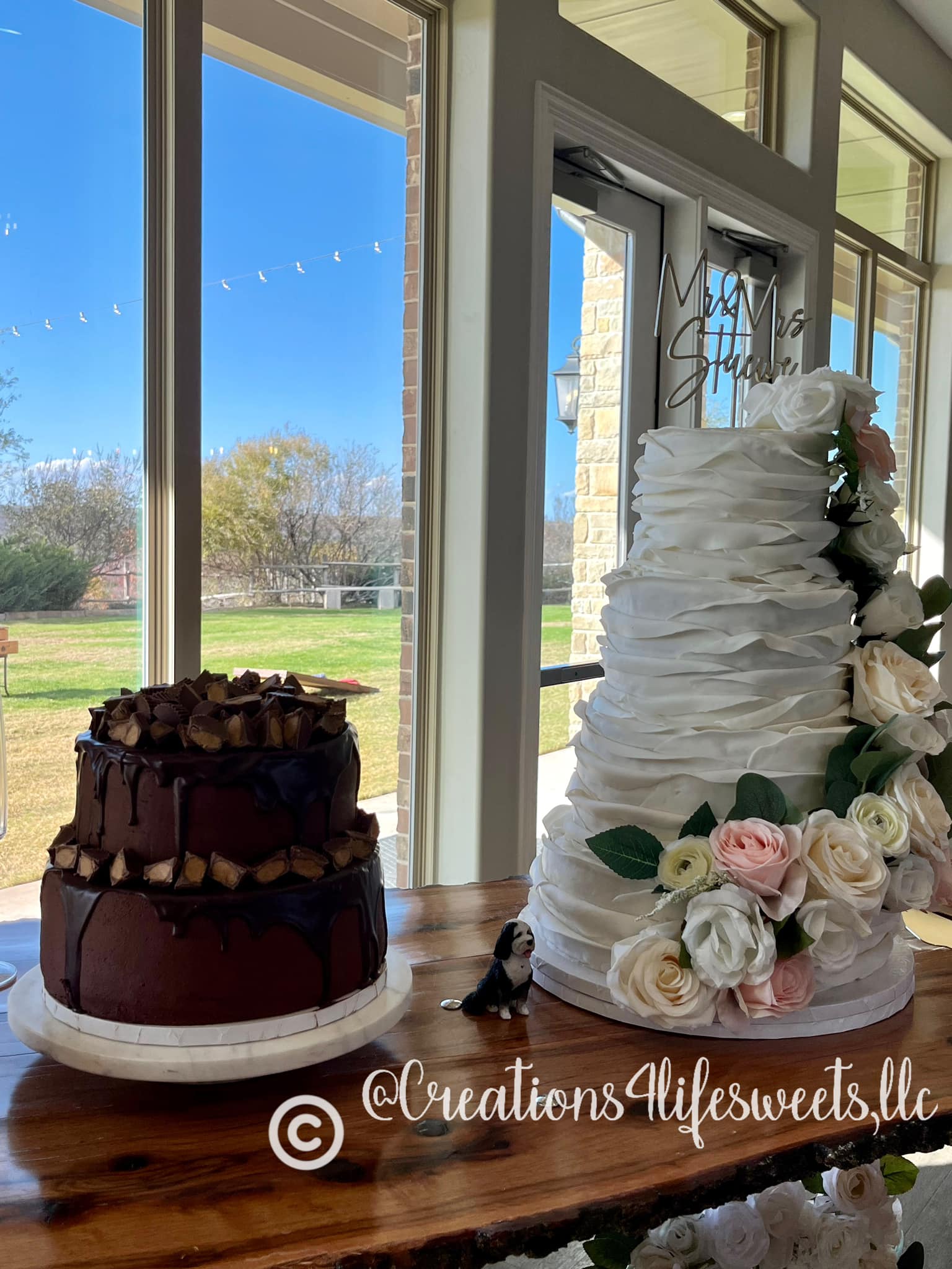CUSTOM WEDDING CAKES
