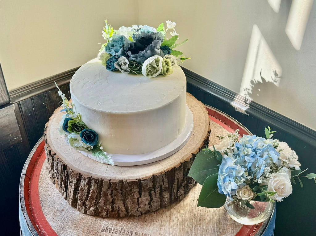 CUSTOM WEDDING CAKES